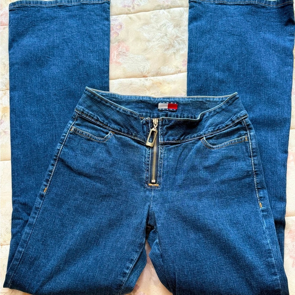 ***SOLD ELSEWHERE***Tommy Hilfiger jeans, flare & wide lag, nice shape